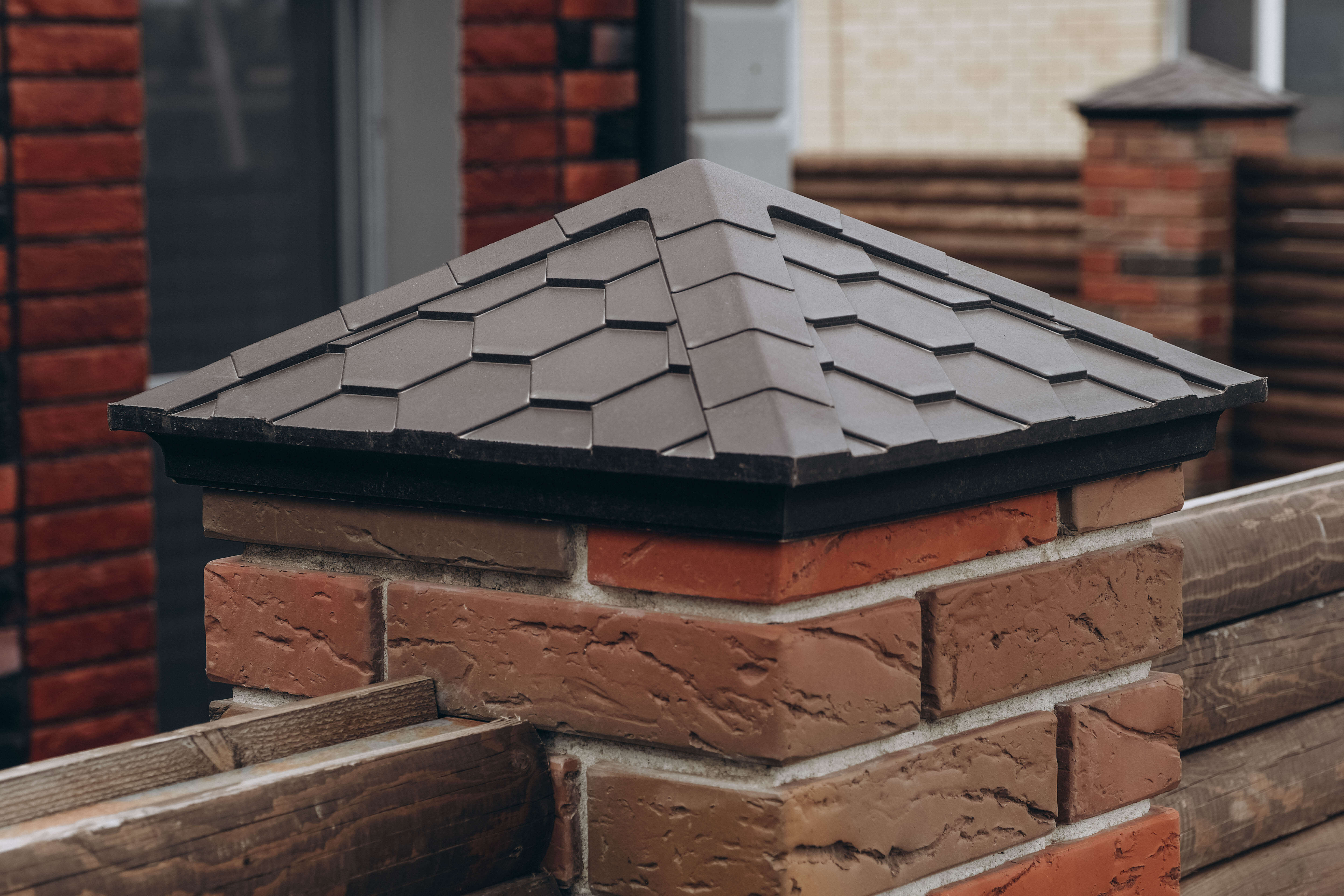 Колпак Zking Эверест Коричневый на столб 1.5х1.5 кирпича (390х390мм) в Альметьевске фото